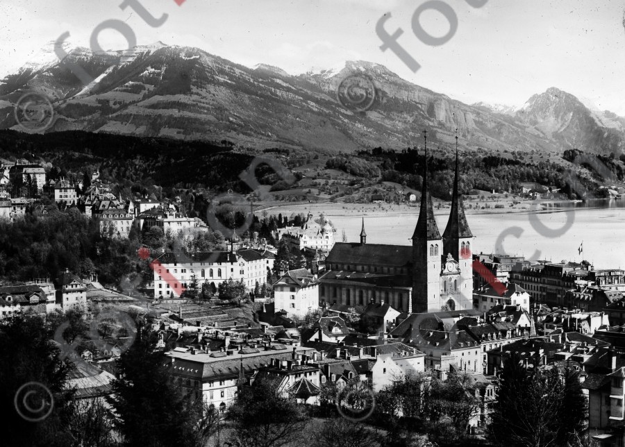 Luzern. Stiftskirche | Lucerne. Collegiate Church (foticon-simon-023-002-sw.jpg)